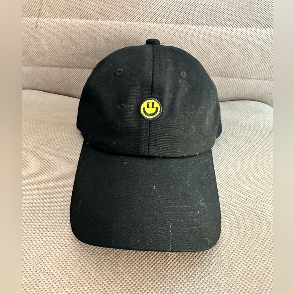 LA Express 100 percent cotton Happy Face Hat Size 0/S